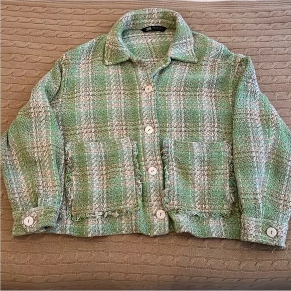 ⭐️Hodt Pick⭐️ Zara cropped green tweed button jacket small - Picture 3 of 9